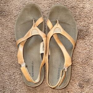 Merrell Women's Savannah Tan Thong Sandals. Size 8